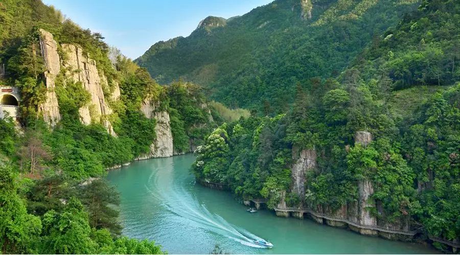 【4天五一小長假攻略】-西尼機電預(yù)祝各位“五一勞動節(jié)”快樂！