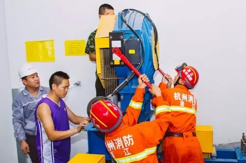 “專業(yè)救援 刻不容緩” —下沙、江東消防聯(lián)合西尼電梯開展電梯事故應(yīng)急演練