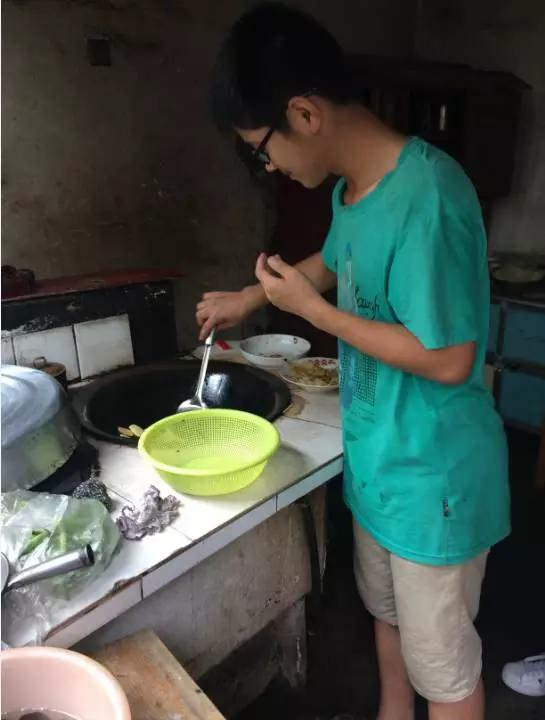 點(diǎn)滴積累，傳遞真情-西尼愛(ài)心階梯幫扶困難學(xué)生第三次仙居行